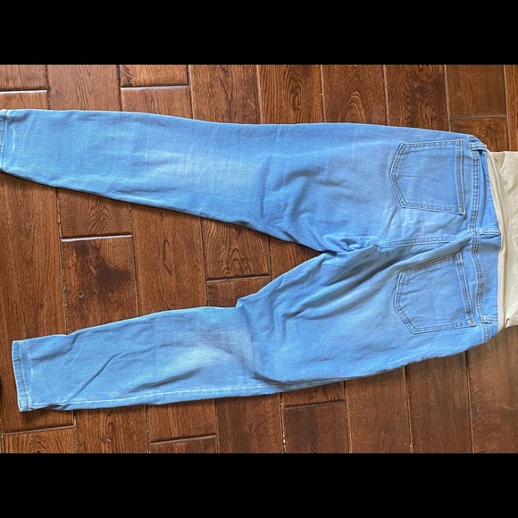 Maternity distressed jeans - Picture 3 of 4